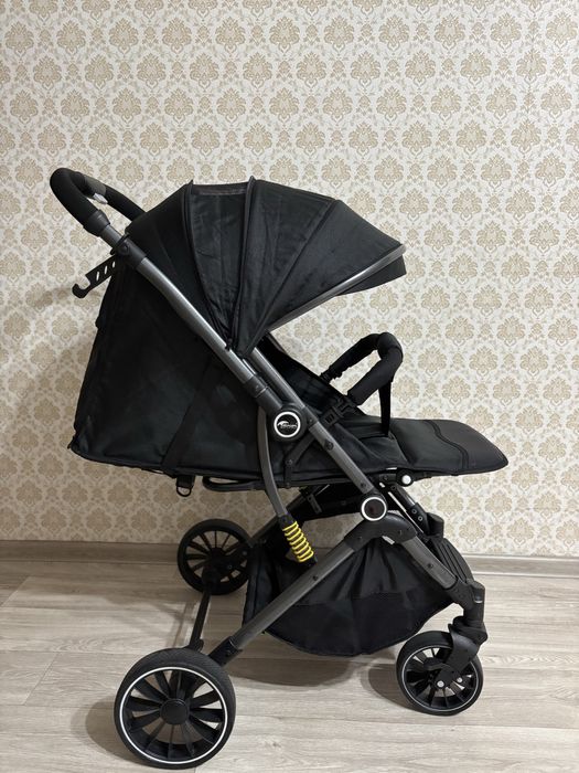 Коляска прогулочная Ining baby, черный