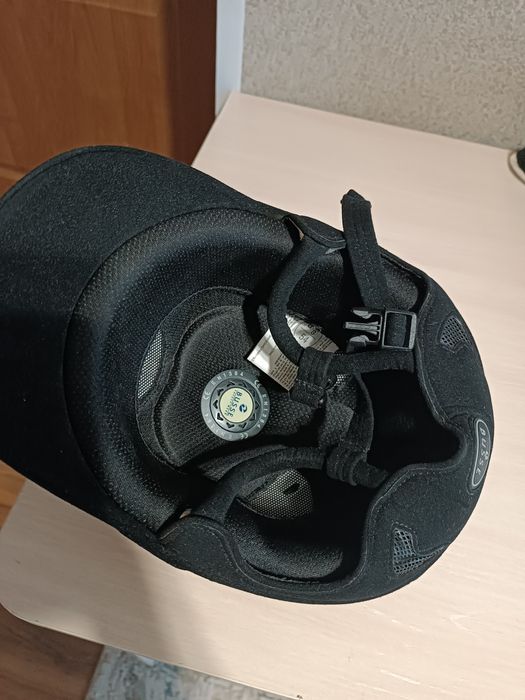 Шлем для скачковой езды