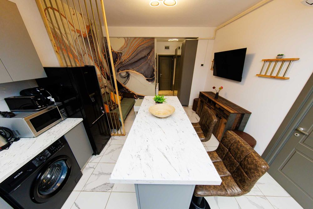 IS LUX!! Cazare Regim Hotelier Iasi Zona Palas-Centru-Aeroport 1-2-3 C