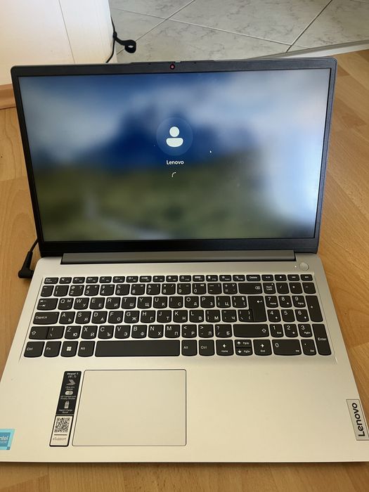 Lenovo IdeaPad 1 - лаптоп в отлично състояние