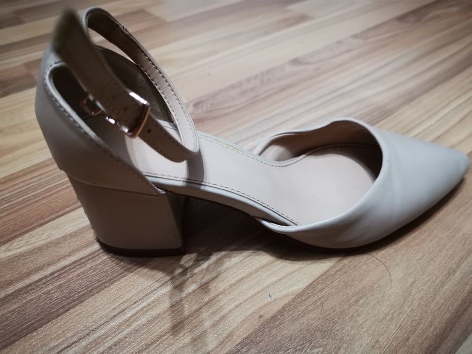Pantofi eleganti si comozi 36