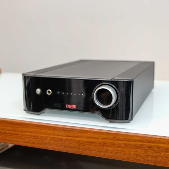 Rega Brio интегриран усилвател