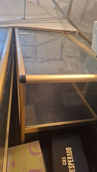 Витрини / щанд маси