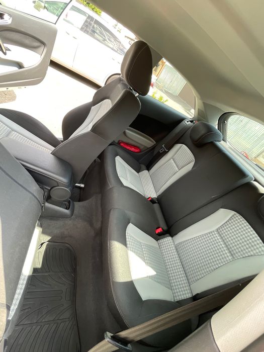 Vând Audi A1 1.4tfsi