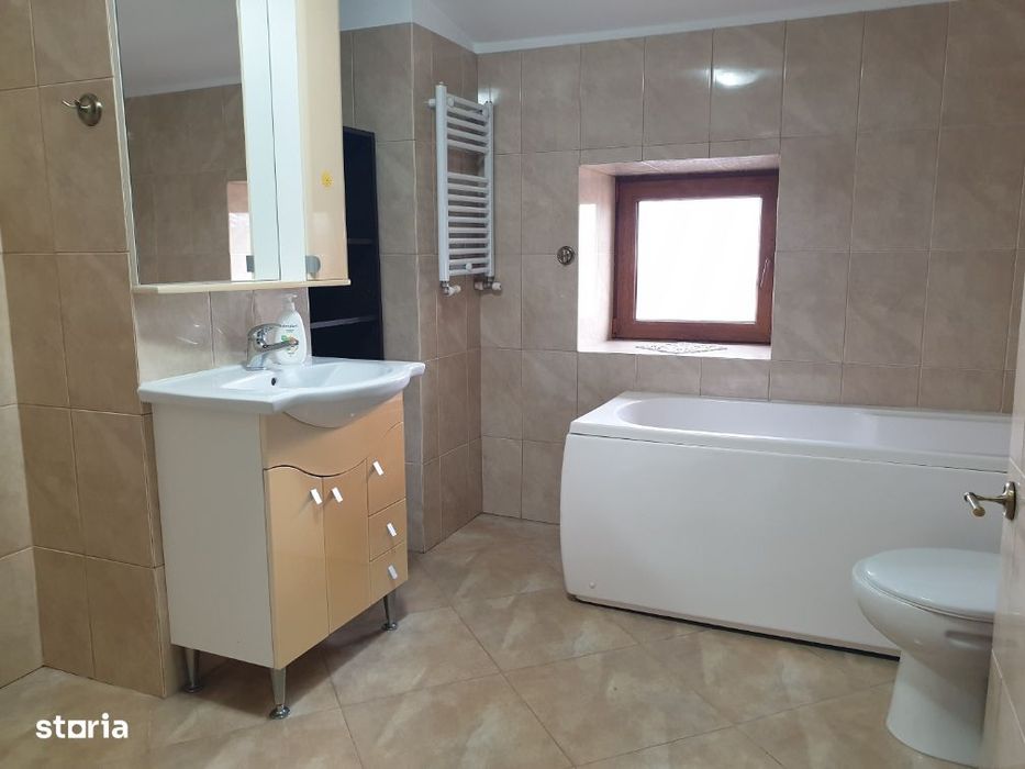 IASI – CENTRU- UMF- Inchiriere corp de casa cu 4 camere- zona centrala