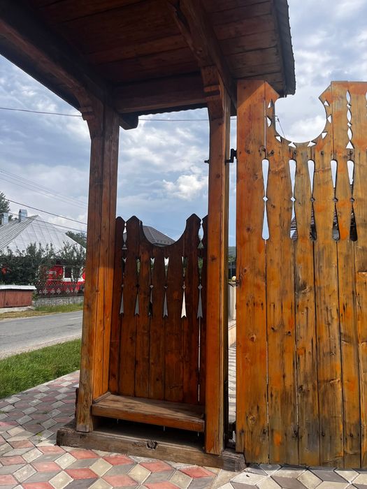 Poartă de brad cu 5 stâlpi