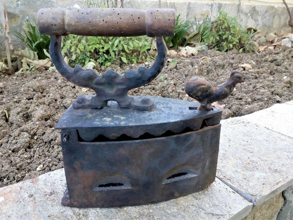 Желязни Ютии с Петел Лъв - РАЗГЛЕДАЙТЕ!