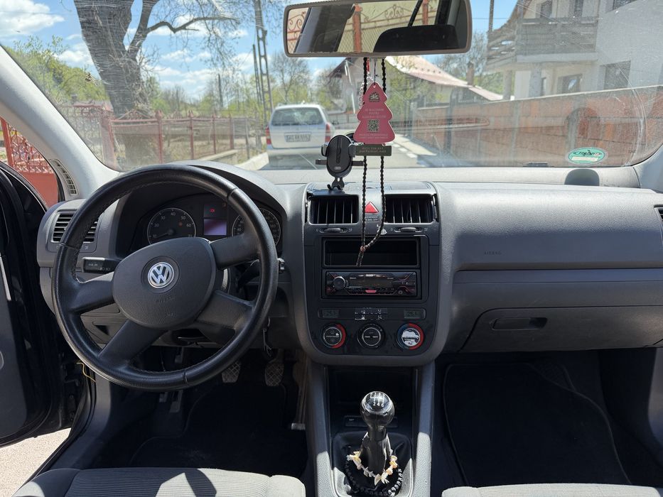 Vand golf 5 -1.6 16 valve benzina