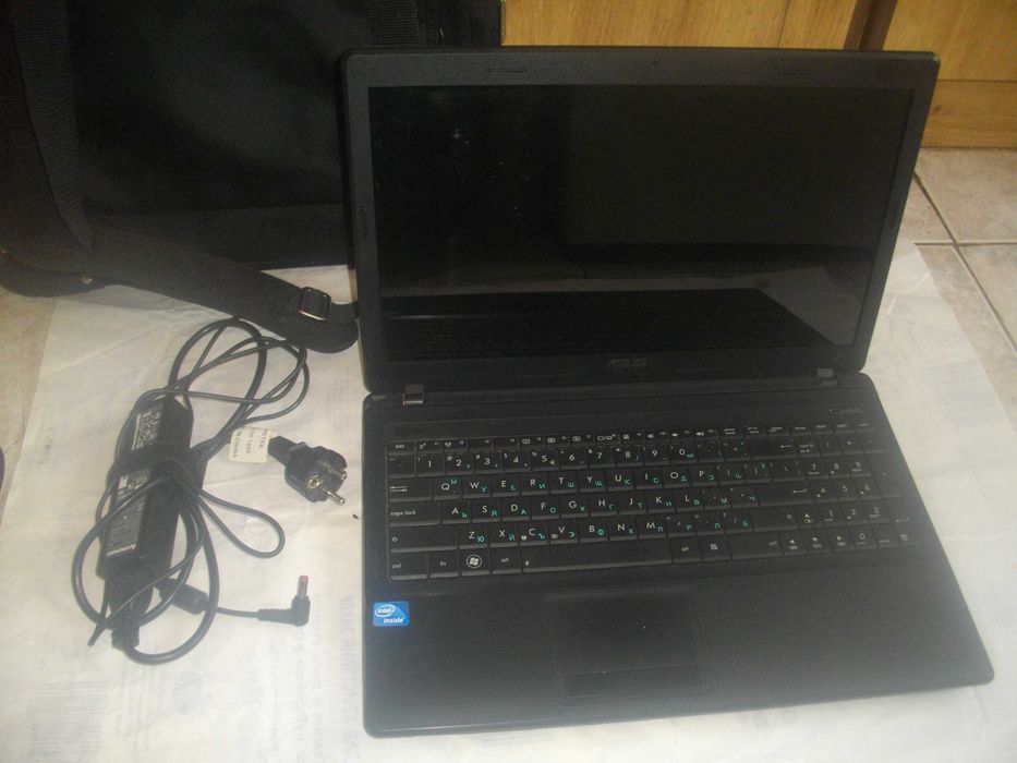 15,6" ASUS X54C-Intel Celeron 1,60MHz-2GB RAM-320GB HD-Лаптоп-С Чанта