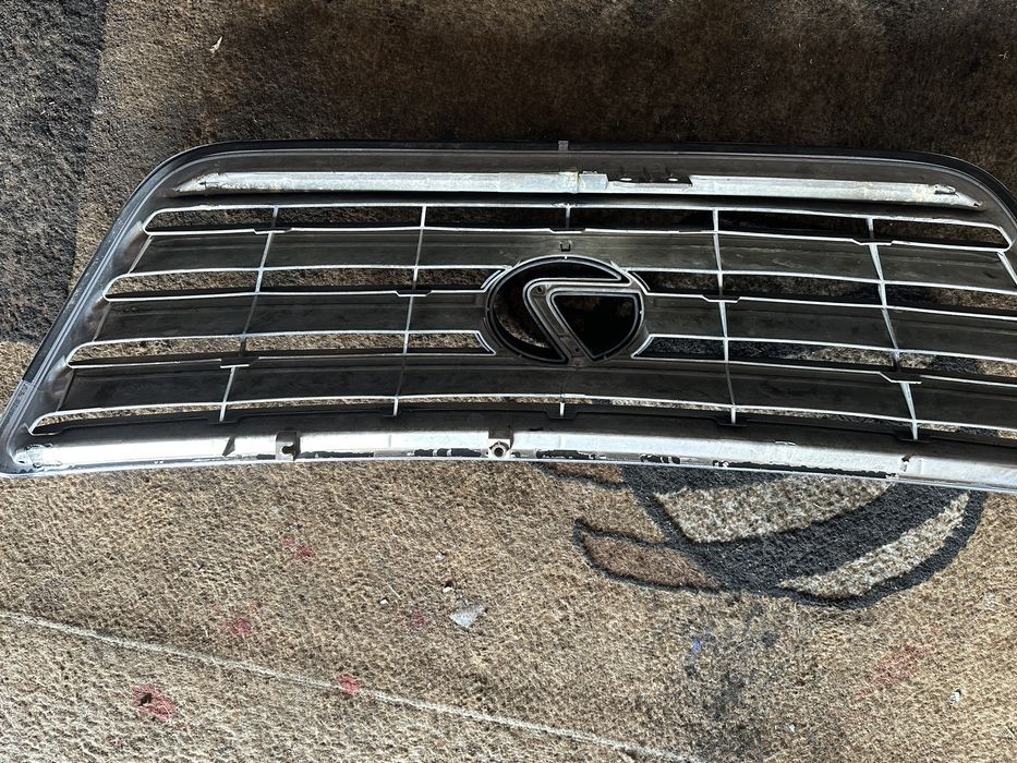 Продам решетку и туманки