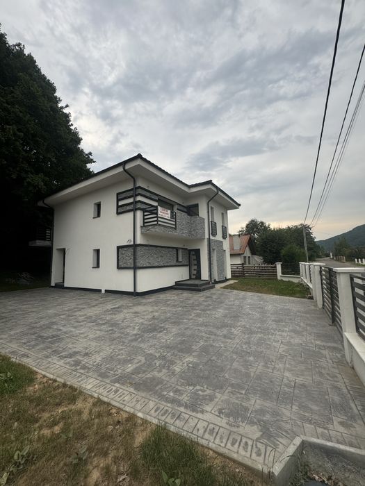 Casa de vanzare