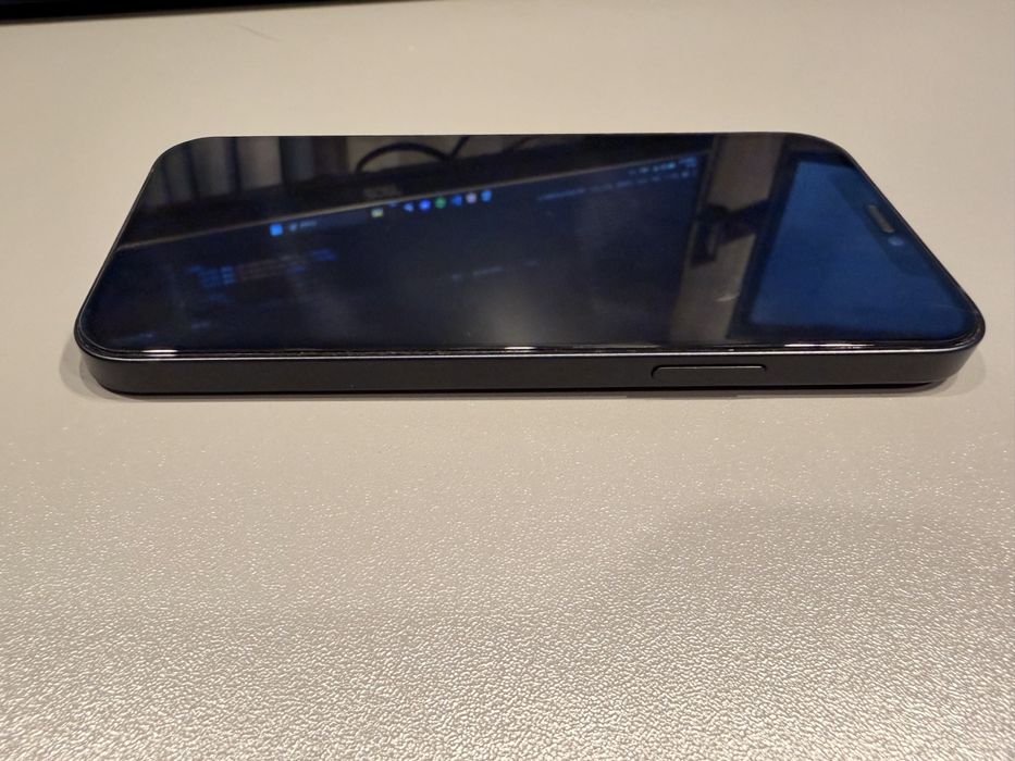 Iphone 12 64GB Черен