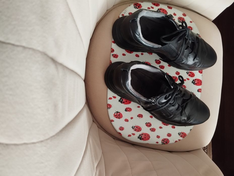 Обувки 43 номер -естествена кожа- немски