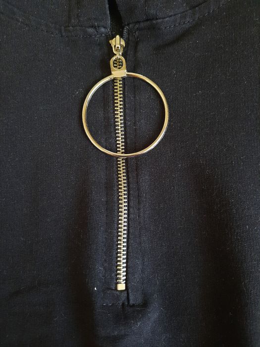 Разпродажба на блузи и тениски