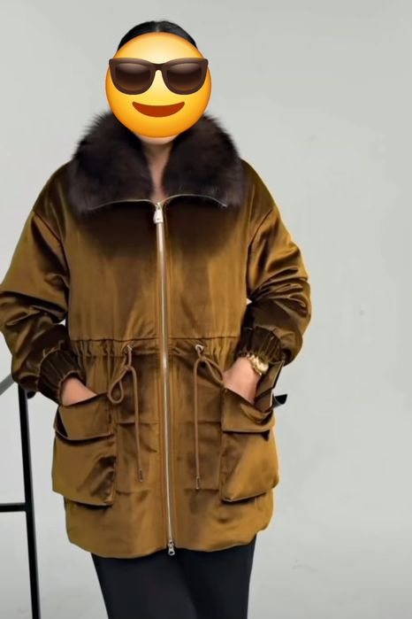 Продам брендовой куртку с соболь воротником