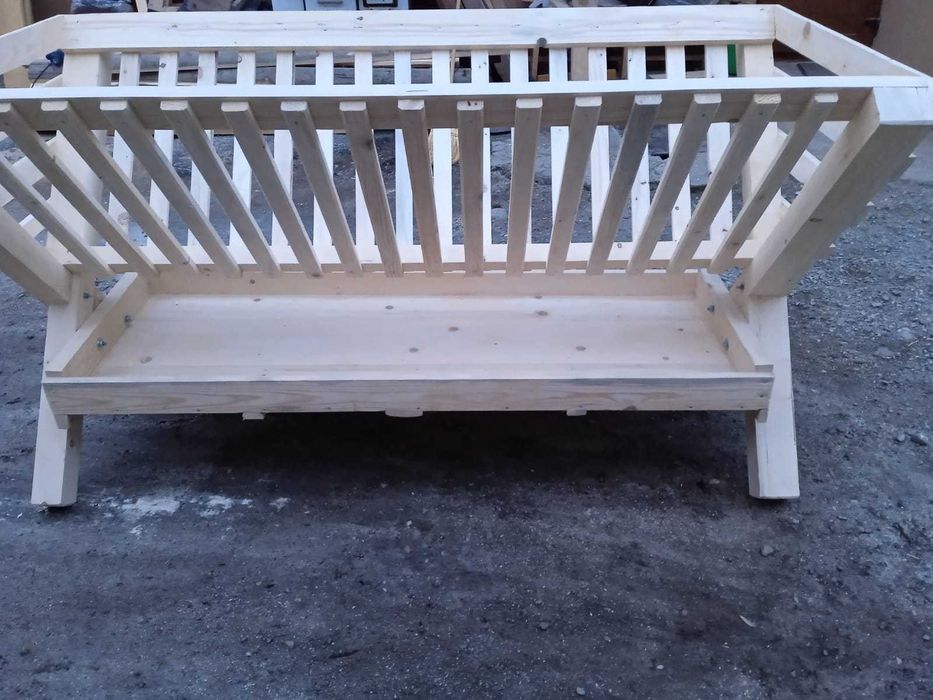 Hranitoare pentru  oi si capre