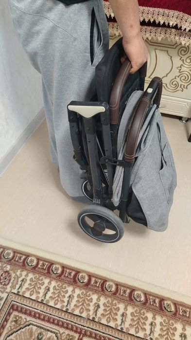 Продам детскую коляску