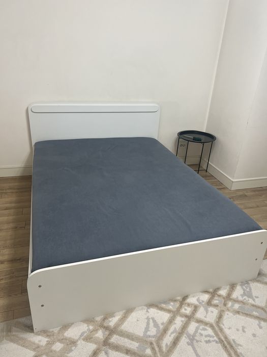 Кровать 180*130 в отличном состояний