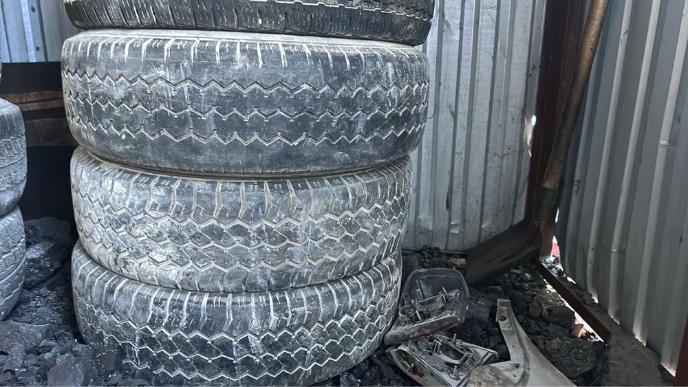 Продам колеса с дисками, всесезонные