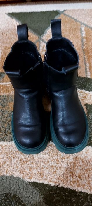 Продам подростковую обувь