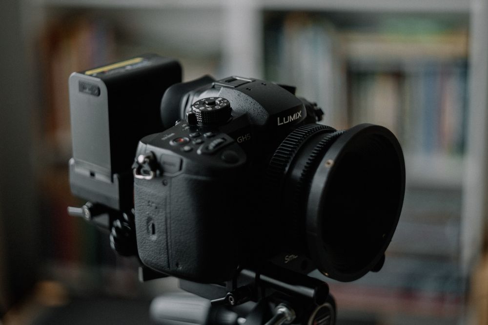 Продавам 10bit 422 камера Panasonic Lumix GH5