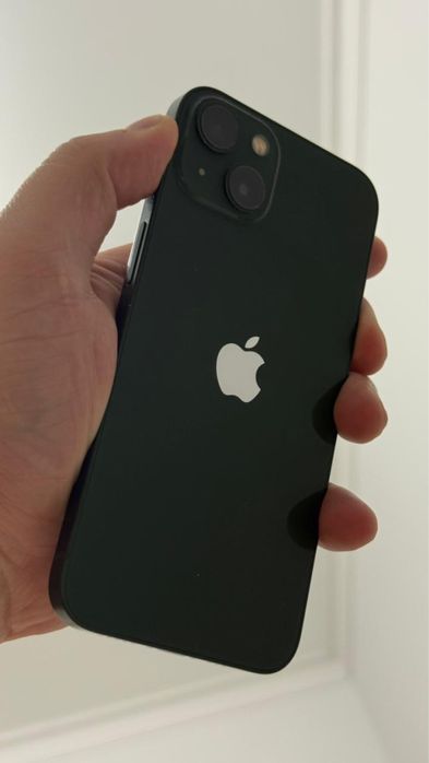 Продам Iphone 13