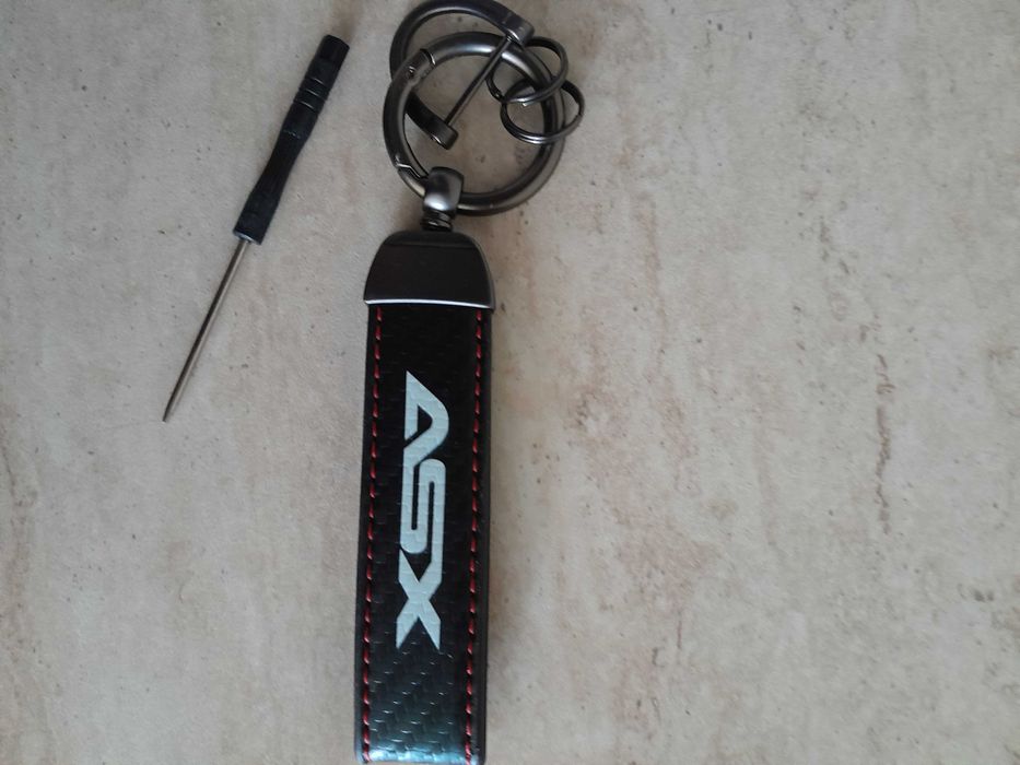 Продавам аксесоари за интериора на Митсубиши