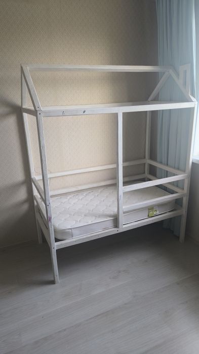 Кровать детская и матрас