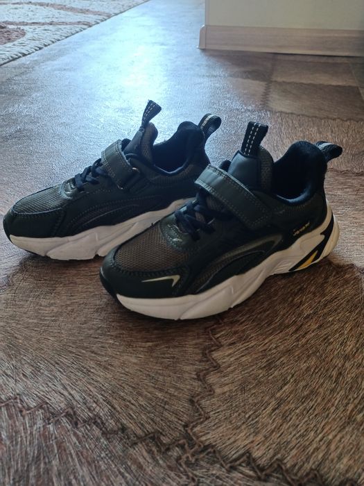 Кроссовки 34размер