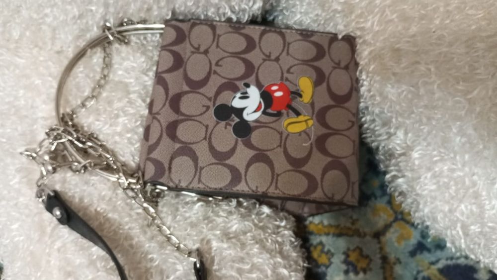 продам сумки дамские и телефон