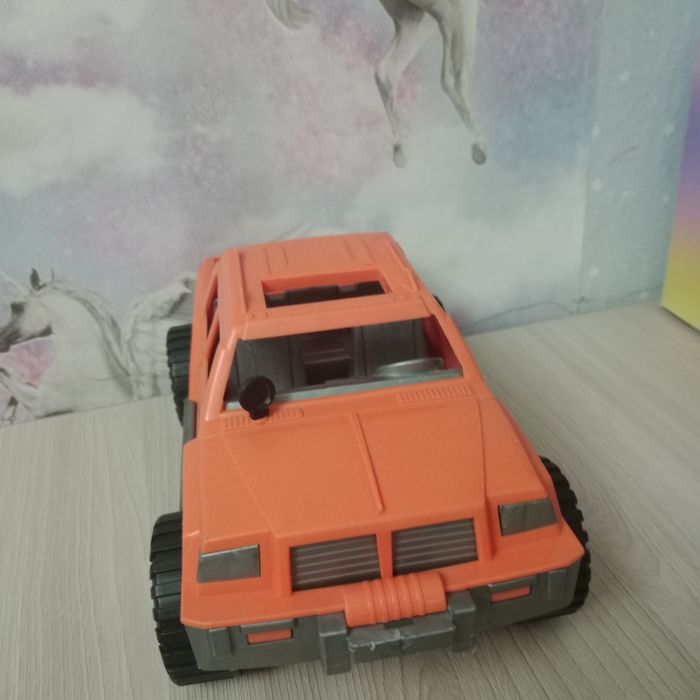 Игрушка-машинки. Среднего размера.