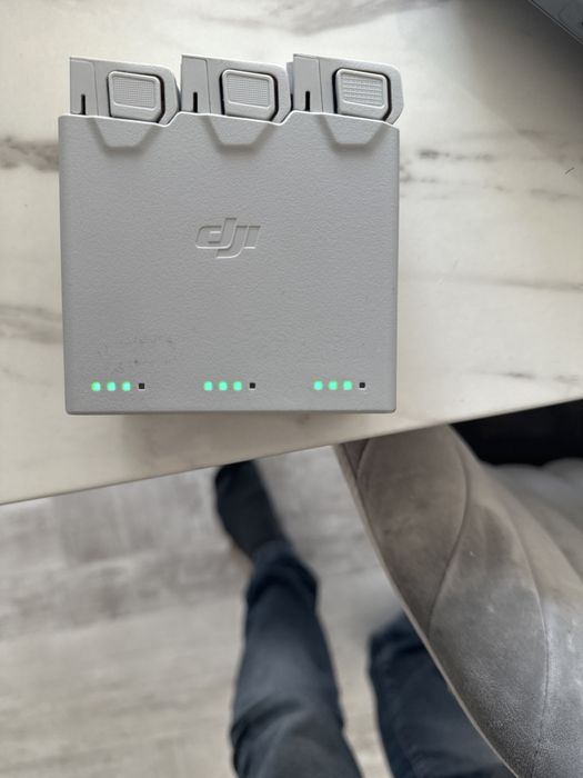 Продавам Dji Mini 4 Pro Fly More Combo (DJI RC 2) + комплект ND филтри