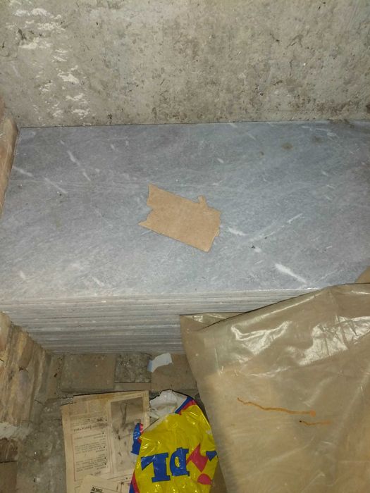 Сив мрамор блокчета