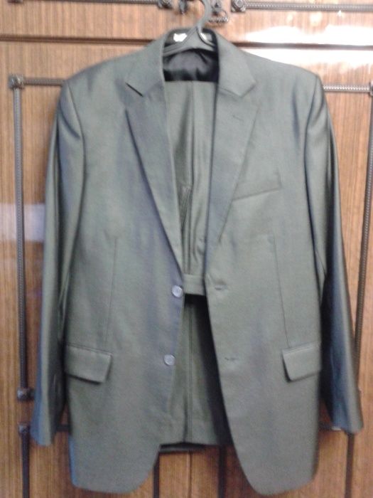 Продам костюм мужской