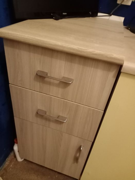 Продам тумбу кухонную