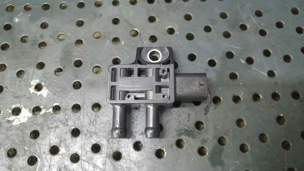 Senzor presiune gaze bmw seria 1 f20 f21 857068602