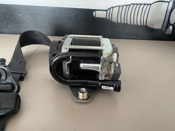 Centura stanga fata VOLVO V60-S60 39800481