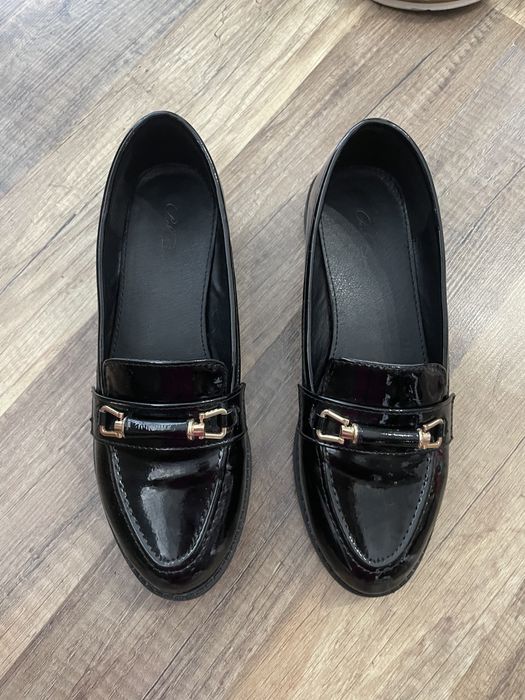 Много обувки . Всички са 37 номер