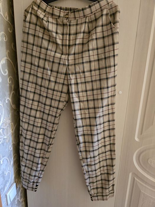 Продам брючные костюмы