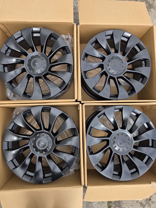 Jante noi Tesla 3 sau Y R18