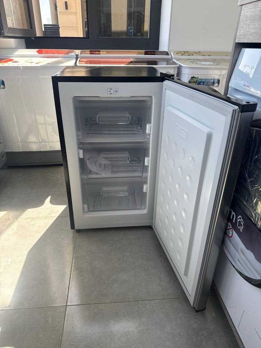 Вертикальный морозильник Guarante De Frost, гарантия год и доставка.