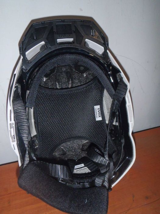 Casca alpinism,utilitar Uvex,iarna,ghetar