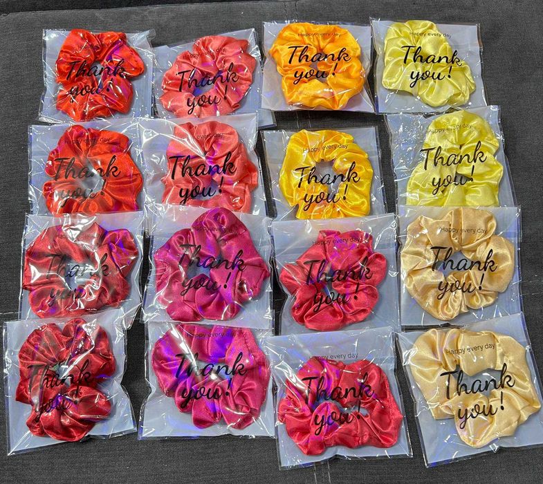 Скрънчита от сатен и плюш