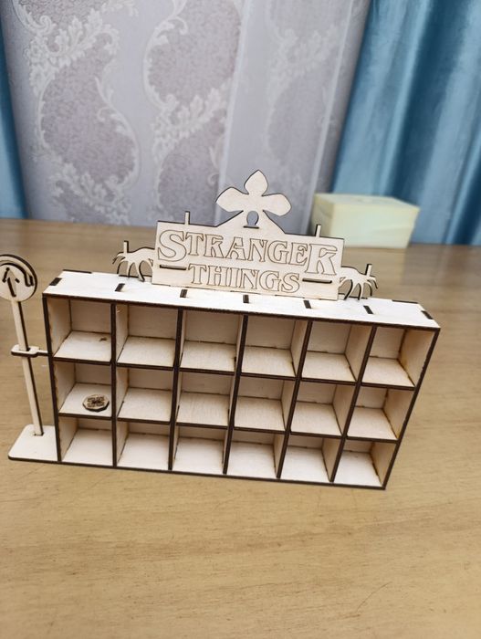 Подставка очень странные дела