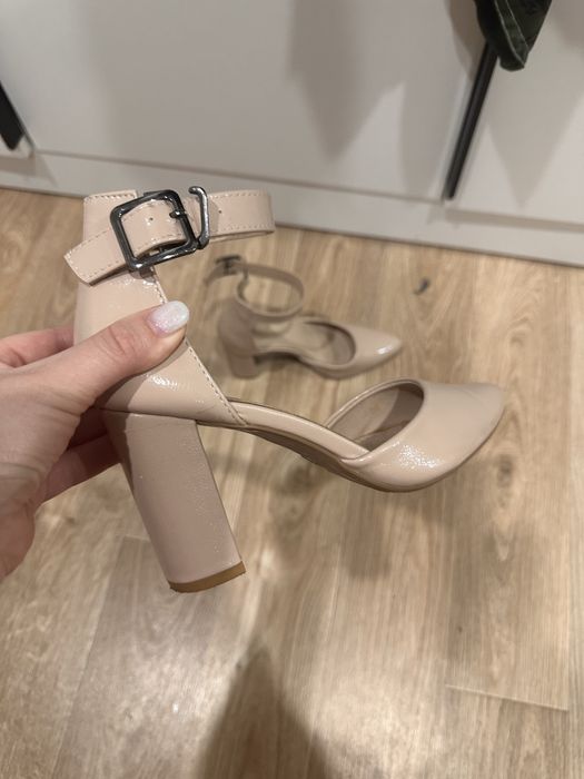 Продам туфли женские