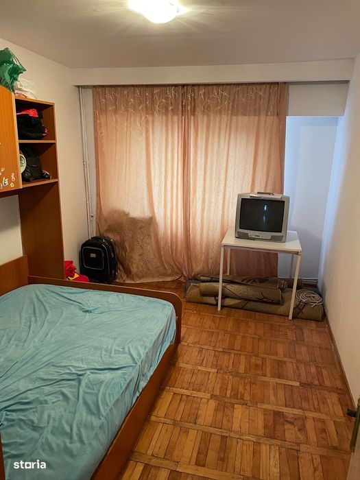 Apartament 3 camere, balcon, etaj 6, zona dr.Stanca