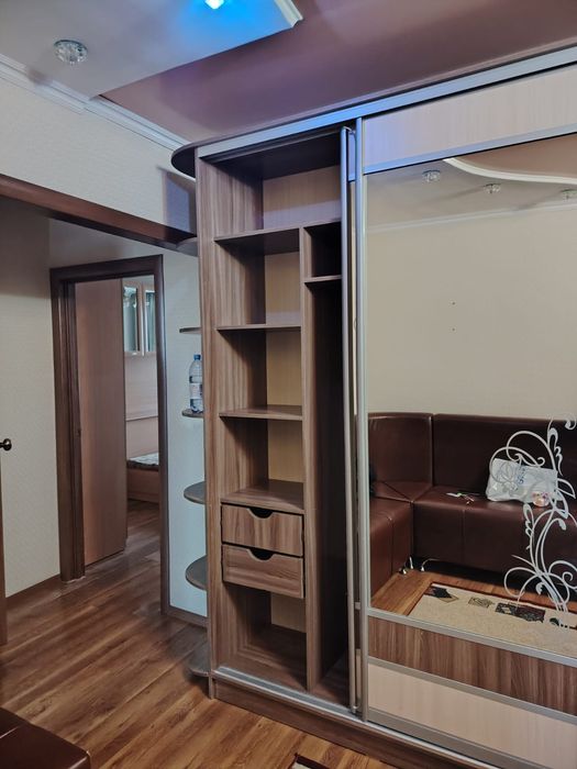 Продается шкаф на прихожую