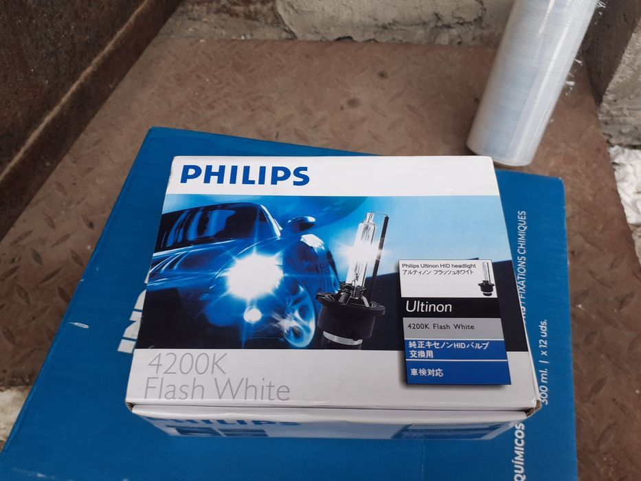 Becuri Philips Ultinon 4200k Flash White D1S