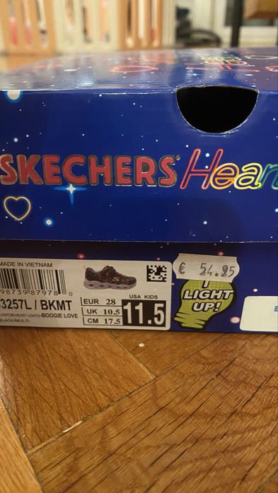 Детски чисто нови маратонки Scechera