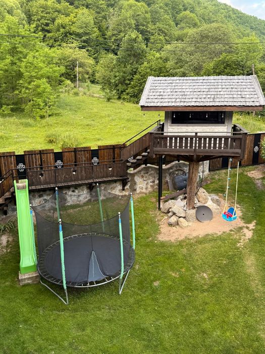 Cabana de inchiriat cu piscina  si ciubar – Valea Ierii Baisoara Cluj